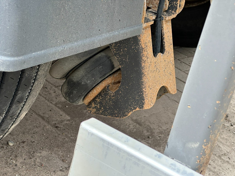 Schmitz Cargobull SGF*S3 - 8.5 - 30m3 STEEL CHASSIS / STEEL TIPPER - SAF - DISC - LIFT-AXLE - Semi-remorque benne: photos 5 Schmitz Cargobull SGF*S3 - 8.5 - 30m3 STEEL CHASSIS / STEEL TIPPER - SAF - DISC - LIFT-AXLE - Semi-remorque benne: photos 5