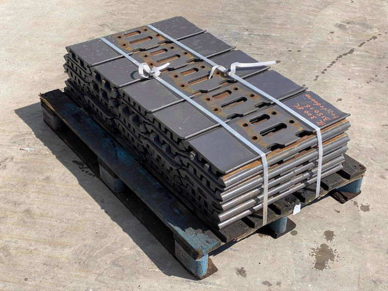 Case CX290 / CX300 Shoes/Pads - Frame/ Châssis pour Engins de chantier: photos 2 Case CX290 / CX300 Shoes/Pads - Frame/ Châssis pour Engins de chantier: photos 2