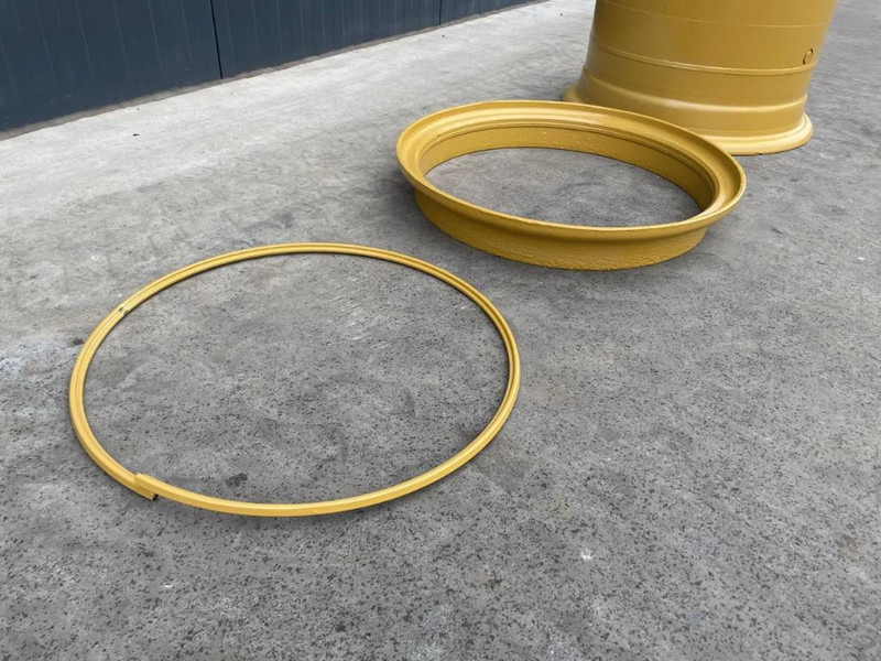 Cat 140H / 140M / 140K / 160H / 160M Rim - Pneus et jantes pour Engins de chantier: photos 2 Cat 140H / 140M / 140K / 160H / 160M Rim - Pneus et jantes pour Engins de chantier: photos 2