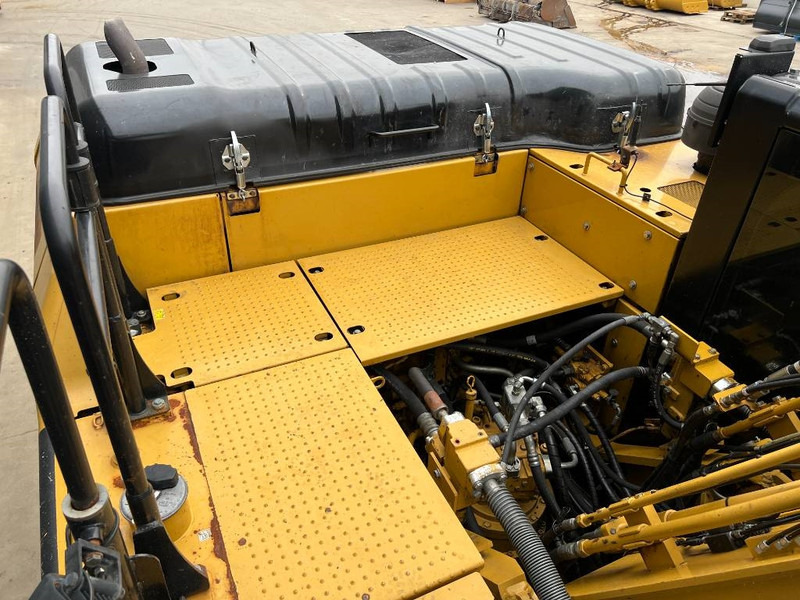 Pelle sur chenille Cat 330F L: photos 16