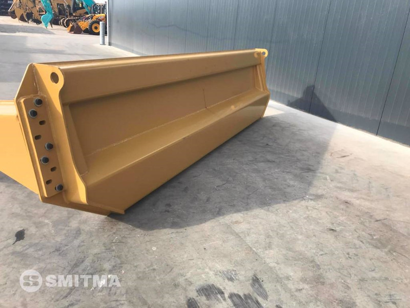 Cat 740B - Hayon élévateur pour Engins de chantier: photos 2 Cat 740B - Hayon élévateur pour Engins de chantier: photos 2