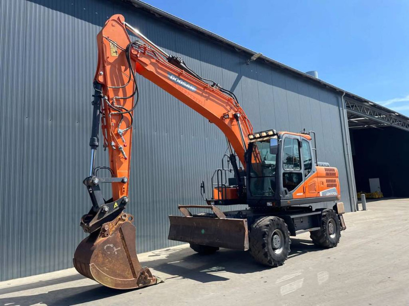 Pelle sur pneus Doosan DX170W-5: photos 1
