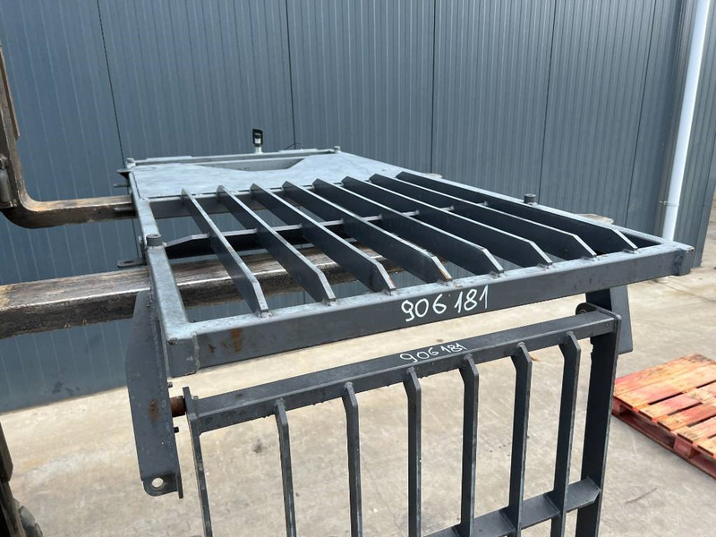 Doosan DX180 / DX225 - Cabine et intérieur pour Engins de chantier: photos 3 Doosan DX180 / DX225 - Cabine et intérieur pour Engins de chantier: photos 3