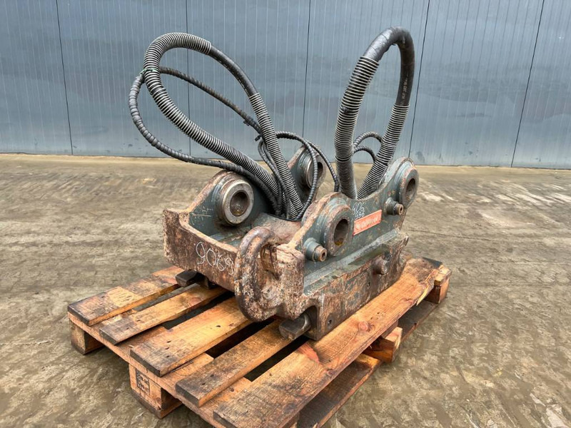 OilQuick OQ70/55 - 323D - Attache rapide pour Engins de chantier: photos 1 OilQuick OQ70/55 - 323D - Attache rapide pour Engins de chantier: photos 1