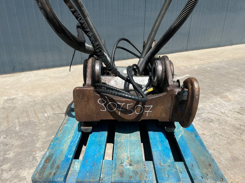 OilQuick OQ70/55 - 323E - Attache rapide pour Engins de chantier: photos 2 OilQuick OQ70/55 - 323E - Attache rapide pour Engins de chantier: photos 2