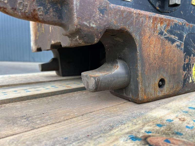 Attache rapide pour Engins de chantier OilQuick OQ70/55 - 323F: photos 11 Attache rapide pour Engins de chantier OilQuick OQ70/55 - 323F: photos 11