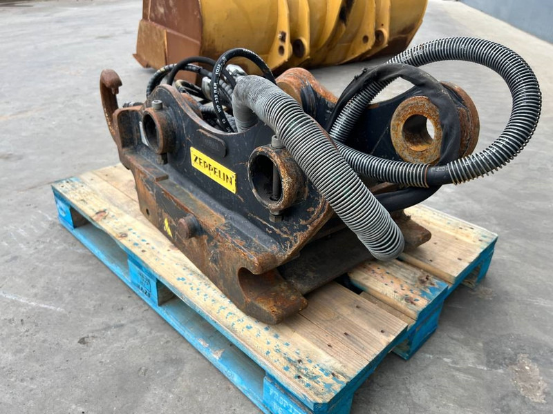 Attache rapide pour Engins de chantier OilQuick OQ70/55 - 323F: photos 7 Attache rapide pour Engins de chantier OilQuick OQ70/55 - 323F: photos 7