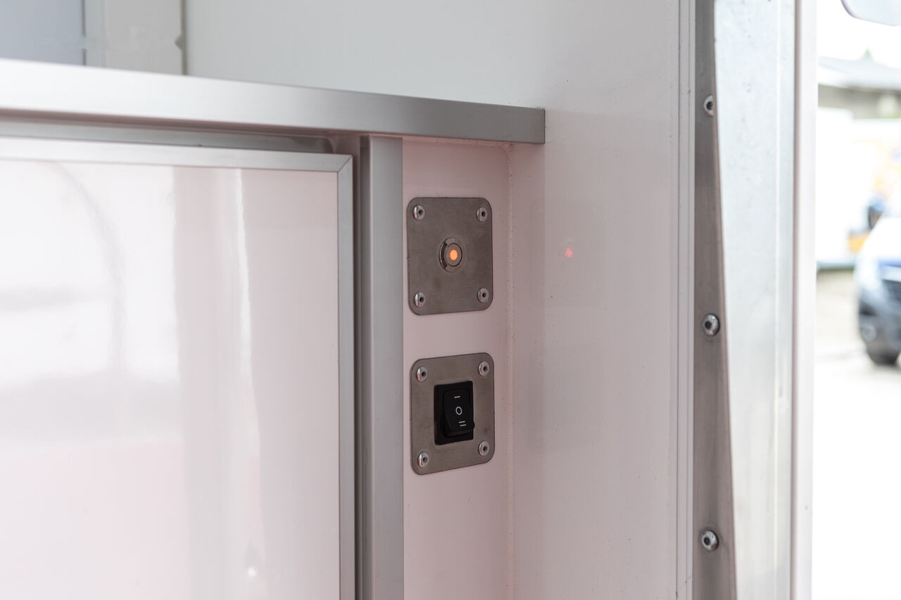 Camion magasin neuf Bannert EVENT, SZKOLENIA TARGI: photos 48 Camion magasin neuf Bannert EVENT, SZKOLENIA TARGI: photos 48