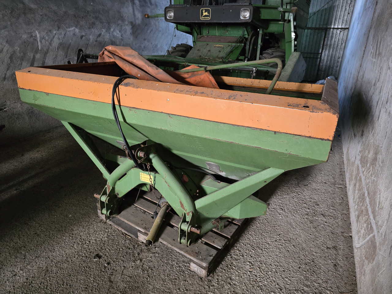 AMAZONE ZA-U 1501 - Distributeur d'engrais: photos 3 AMAZONE ZA-U 1501 - Distributeur d'engrais: photos 3
