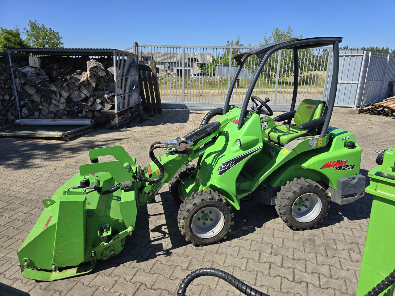 AVANT 423 - Mini chargeuse: photos 3 AVANT 423 - Mini chargeuse: photos 3