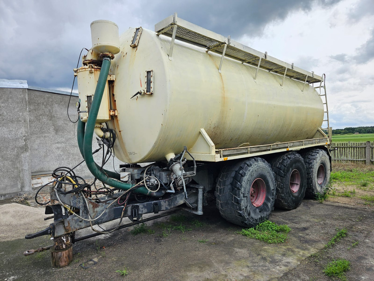 Beczka asenizacyjna Tridem 21000 - Tonne à lisier: photos 1 Beczka asenizacyjna Tridem 21000 - Tonne à lisier: photos 1