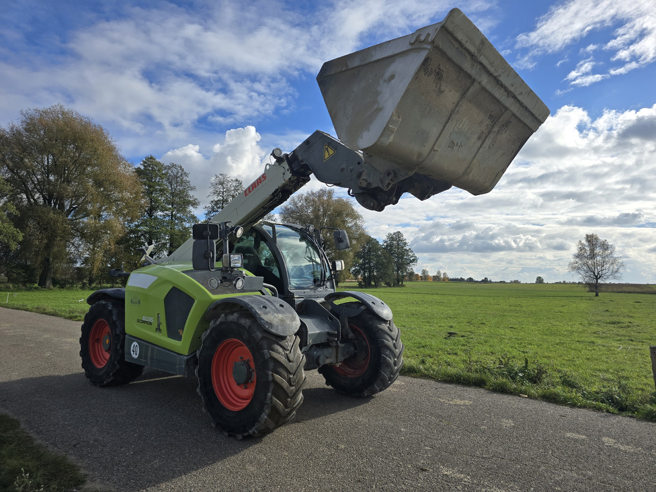 CLAAS Scorpion 6035 VARIPOWER - Chargeuse sur pneus: photos 1 CLAAS Scorpion 6035 VARIPOWER - Chargeuse sur pneus: photos 1