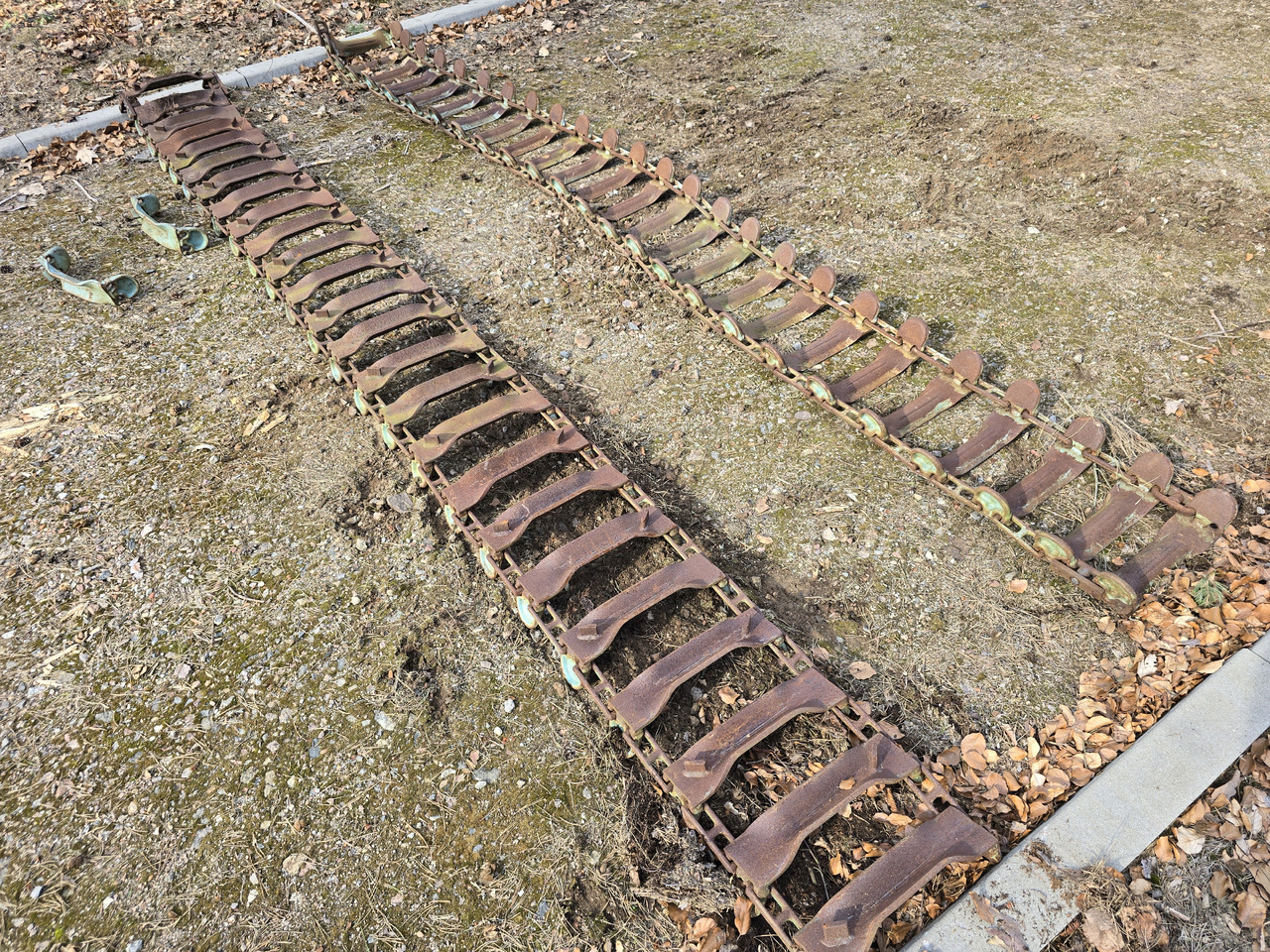 Gąsienice 400/60-15.5 - Chenille pour Matériel forestier: photos 3 Gąsienice 400/60-15.5 - Chenille pour Matériel forestier: photos 3