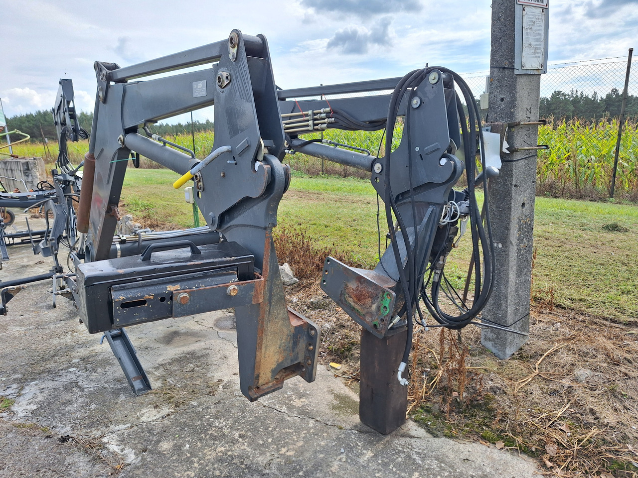 Manip MP85 - Chargeur frontal pour tracteur: photos 4 Manip MP85 - Chargeur frontal pour tracteur: photos 4