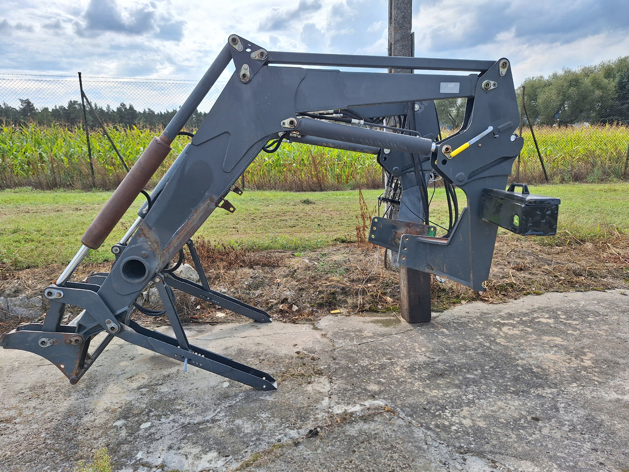 Manip MP85 - Chargeur frontal pour tracteur: photos 2 Manip MP85 - Chargeur frontal pour tracteur: photos 2