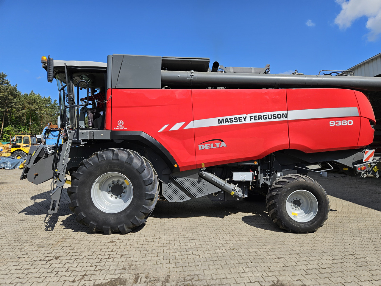 Massey Ferguson Delta 9380 - Moissonneuse-batteuse: photos 1 Massey Ferguson Delta 9380 - Moissonneuse-batteuse: photos 1