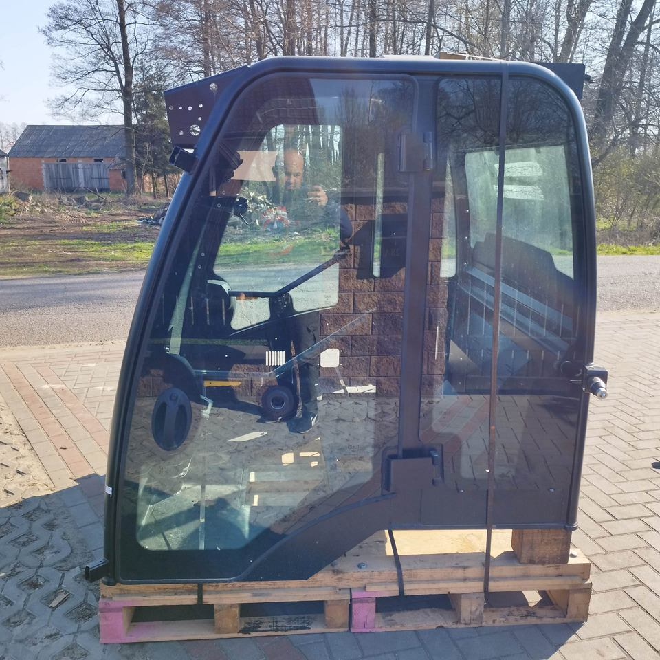 - Cabine pour Chargeuse: photos 4 - Cabine pour Chargeuse: photos 4
