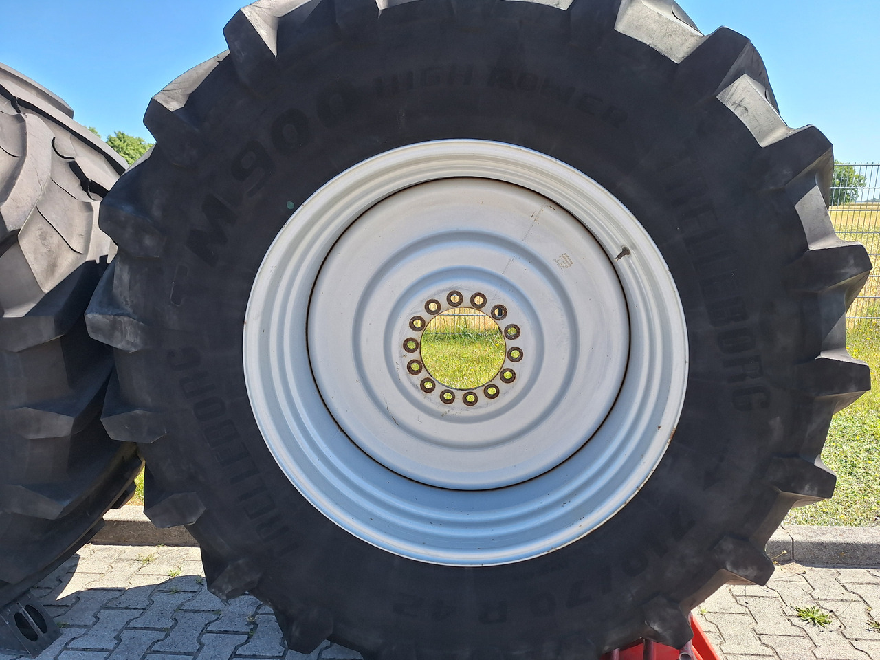 Trelleborg Trelleborg - Pneu pour Engins de chantier: photos 2 Trelleborg Trelleborg - Pneu pour Engins de chantier: photos 2