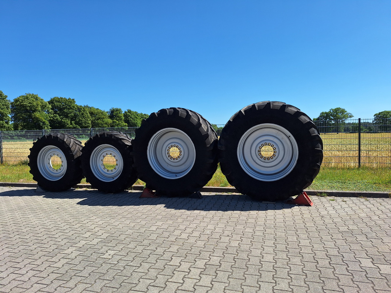 Trelleborg Trelleborg - Pneu pour Engins de chantier: photos 1 Trelleborg Trelleborg - Pneu pour Engins de chantier: photos 1