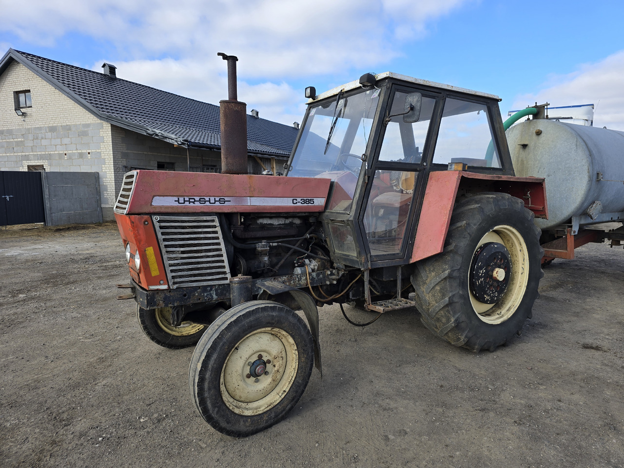 Tracteur agricole ursus C-385: photos 1