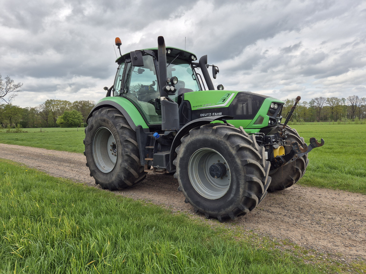 Deutz Fahr 6180 TTV met Front Hef / PTO - Tracteur agricole: photos 2 Deutz Fahr 6180 TTV met Front Hef / PTO - Tracteur agricole: photos 2
