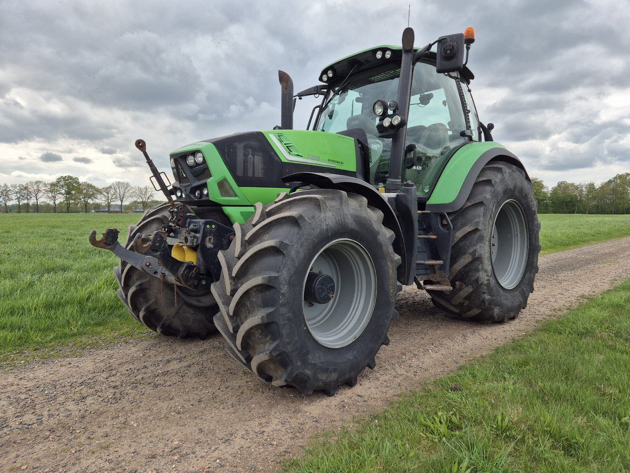 Deutz Fahr 6180 TTV met Front Hef / PTO - Tracteur agricole: photos 1 Deutz Fahr 6180 TTV met Front Hef / PTO - Tracteur agricole: photos 1