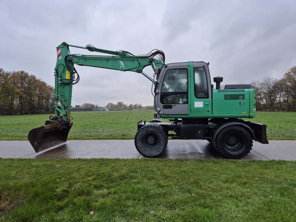 HITACHI ZX 130 W - Pelle sur pneus: photos 1 HITACHI ZX 130 W - Pelle sur pneus: photos 1