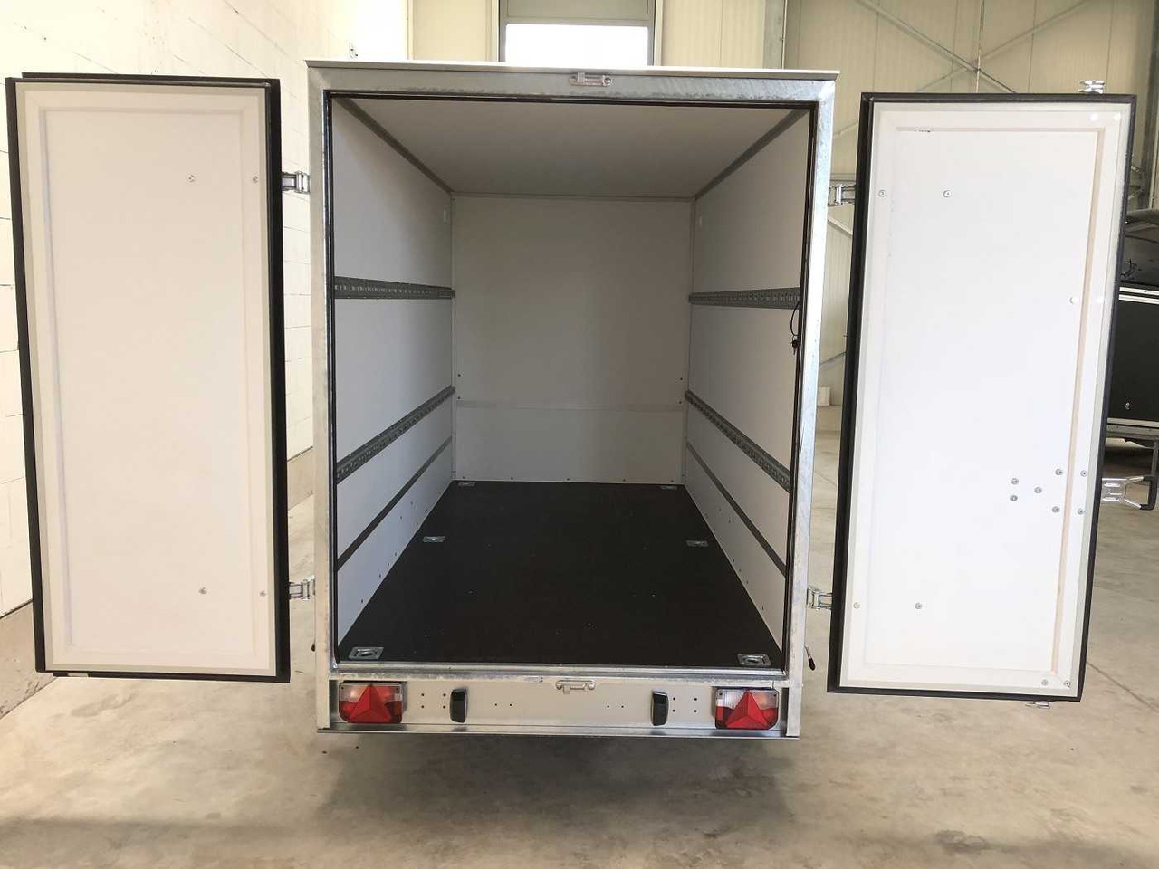 BLYSS F1330HD Kofferanhänger - Remorque fourgon: photos 2 BLYSS F1330HD Kofferanhänger - Remorque fourgon: photos 2