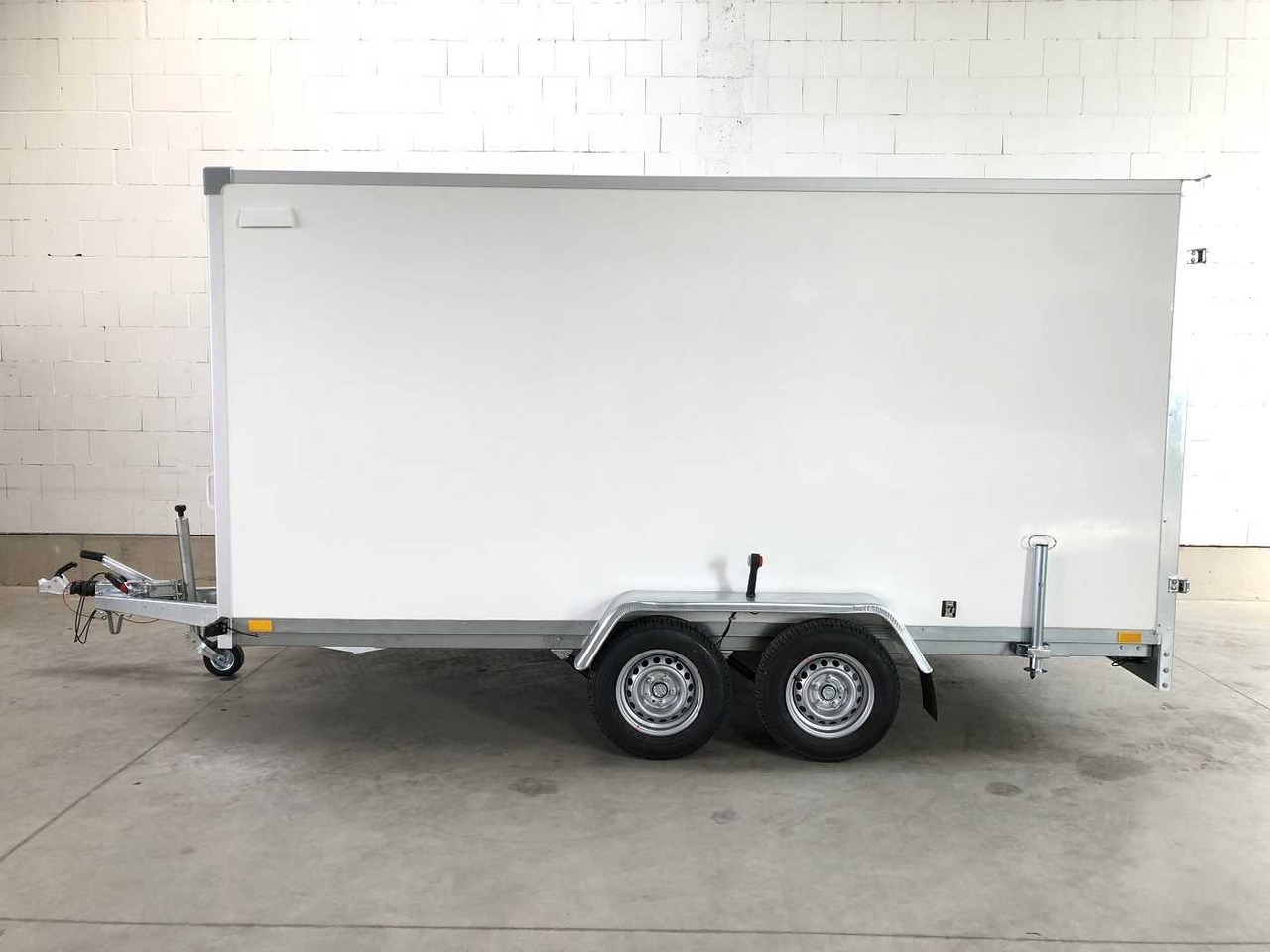 BLYSS F2741HT Seitentür Kofferanhänger - Remorque fourgon: photos 2 BLYSS F2741HT Seitentür Kofferanhänger - Remorque fourgon: photos 2