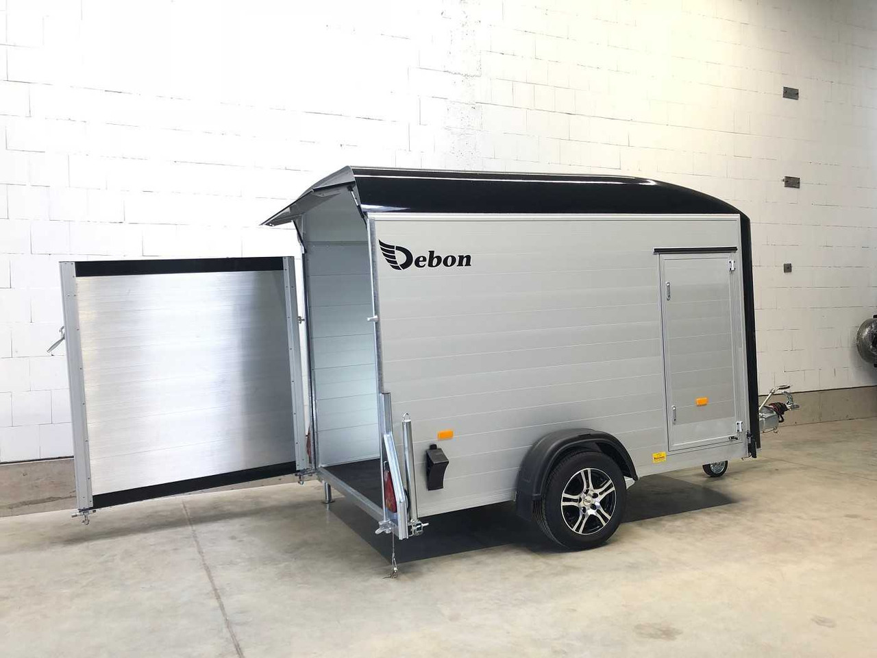 CHEVAL LIBERTE DEBON C300 Roadster Alufelge Kofferanhänger - Remorque pour moto: photos 4 CHEVAL LIBERTE DEBON C300 Roadster Alufelge Kofferanhänger - Remorque pour moto: photos 4