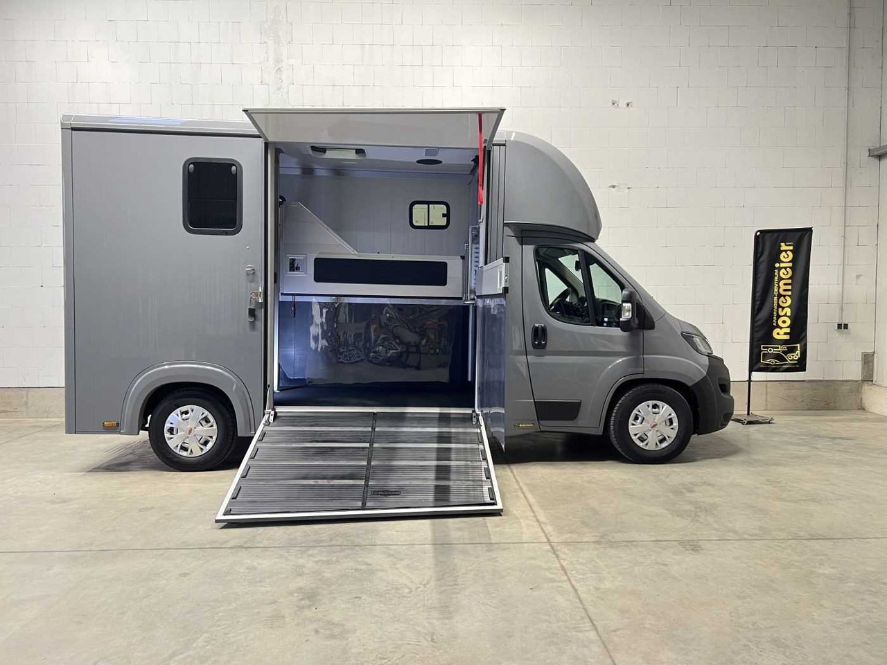 Fiat Compact Basic LKW - Camion chevaux: photos 1 Fiat Compact Basic LKW - Camion chevaux: photos 1
