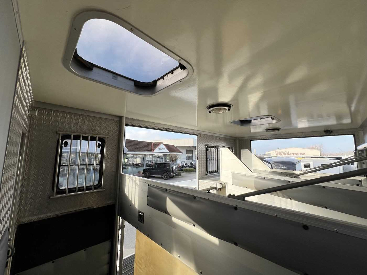 Camion chevaux MERCEDES-BENZ Atego 918 LKW: photos 15