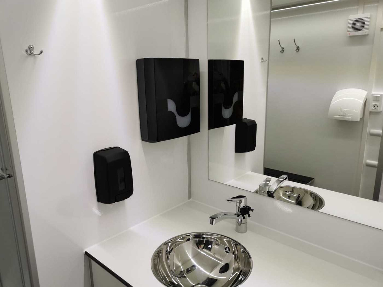 ROSEMEIER EW TA-NO Badanhänger mit WC LUX Toilettenanhänger - Conteneur comme habitat, Remorque: photos 5 ROSEMEIER EW TA-NO Badanhänger mit WC LUX Toilettenanhänger - Conteneur comme habitat, Remorque: photos 5