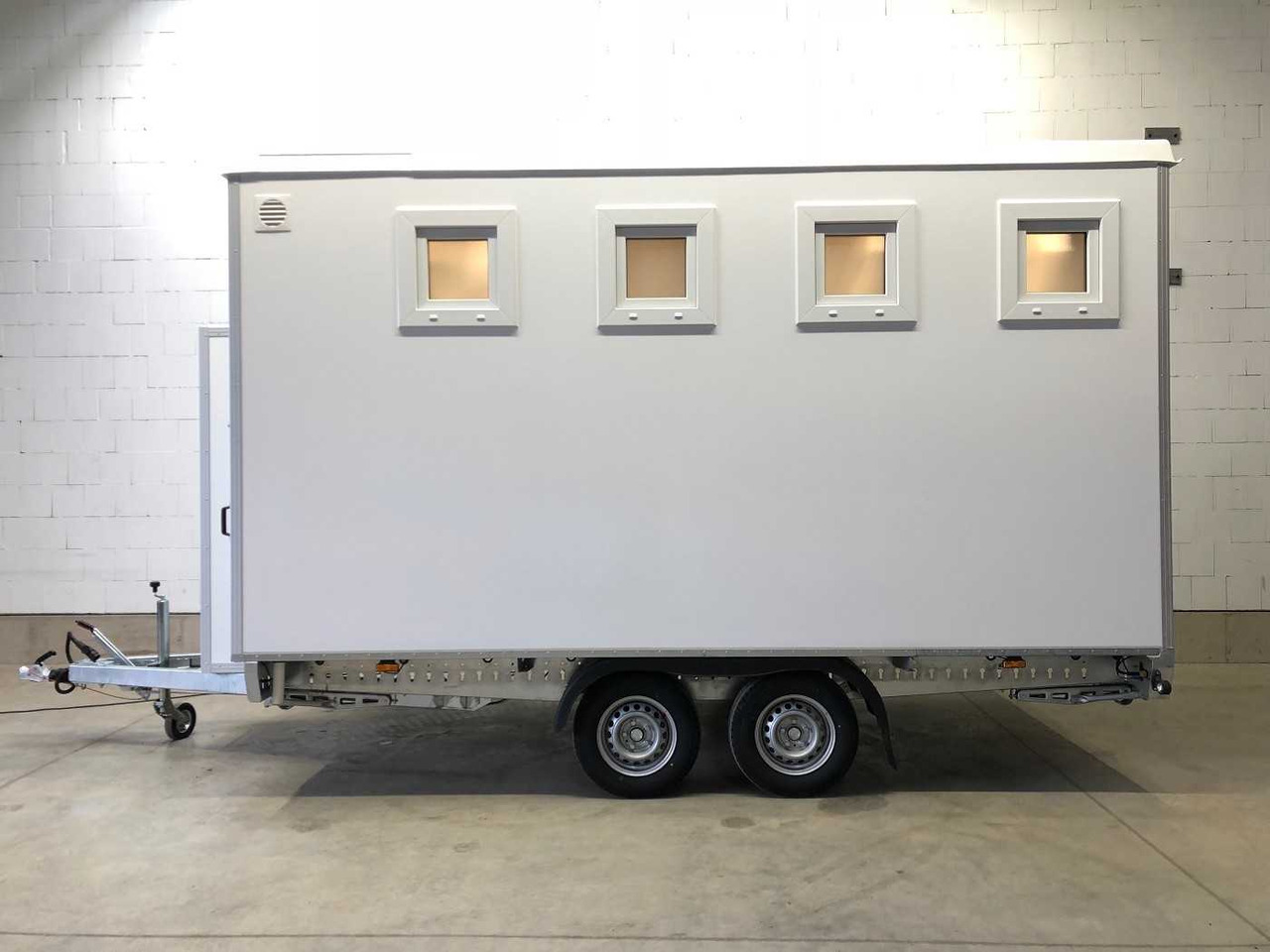 ROSEMEIER EW TA-NO Duschwagen mit 4 Duschen Toilettenanhänger - Conteneur comme habitat, Remorque: photos 3 ROSEMEIER EW TA-NO Duschwagen mit 4 Duschen Toilettenanhänger - Conteneur comme habitat, Remorque: photos 3