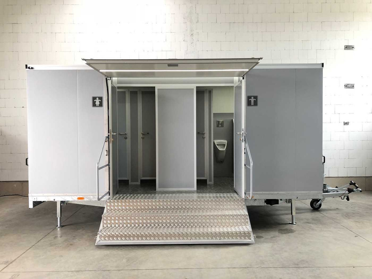 ROSEMEIER VE 3 Damen, 1 Herren, 4 Urinale Toilettenanhänger - Conteneur comme habitat, Remorque: photos 1 ROSEMEIER VE 3 Damen, 1 Herren, 4 Urinale Toilettenanhänger - Conteneur comme habitat, Remorque: photos 1