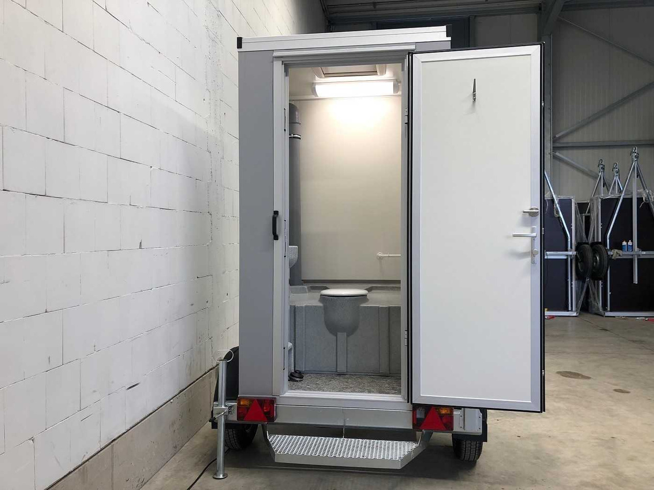 ROSEMEIER VE Baustellentoilette Comfort TU Toilettenanhänger - Conteneur comme habitat, Remorque: photos 1 ROSEMEIER VE Baustellentoilette Comfort TU Toilettenanhänger - Conteneur comme habitat, Remorque: photos 1