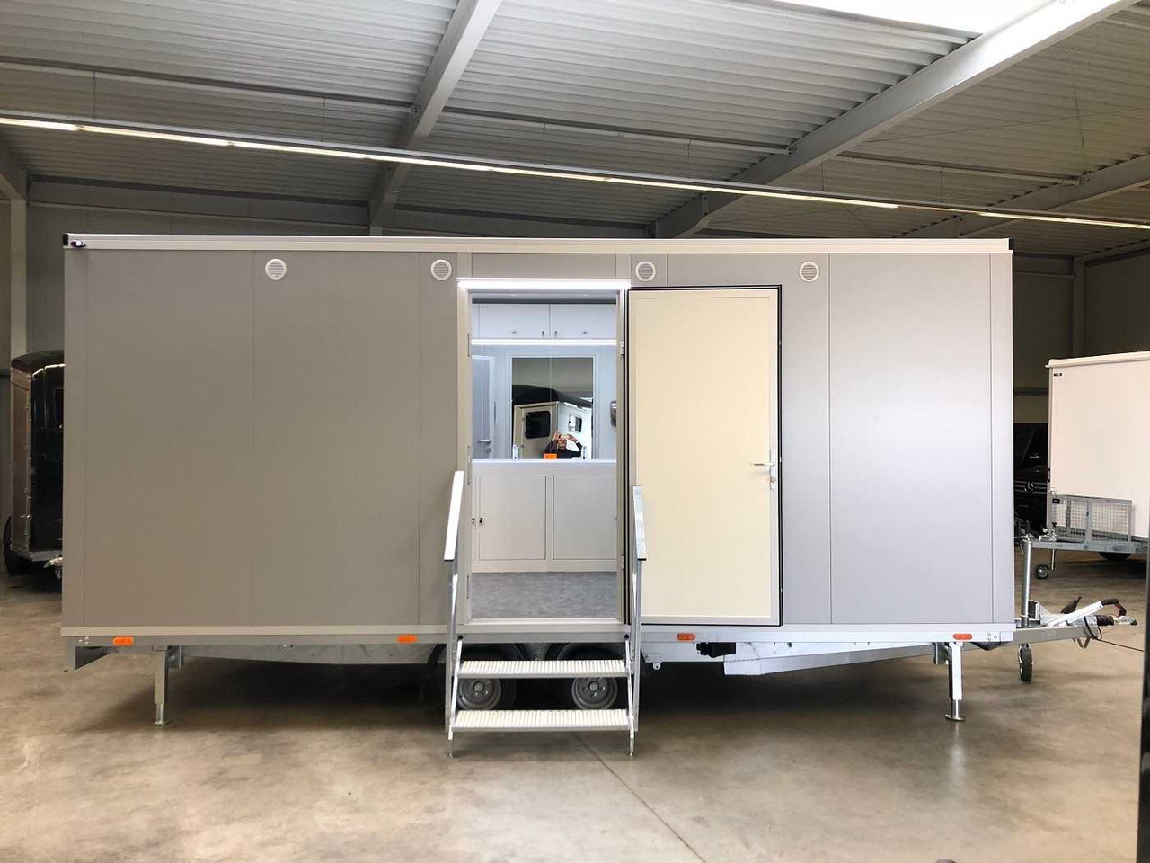ROSEMEIER VE Duschwagen mit 4 Duschen Toilettenanhänger - Conteneur comme habitat, Remorque: photos 2 ROSEMEIER VE Duschwagen mit 4 Duschen Toilettenanhänger - Conteneur comme habitat, Remorque: photos 2