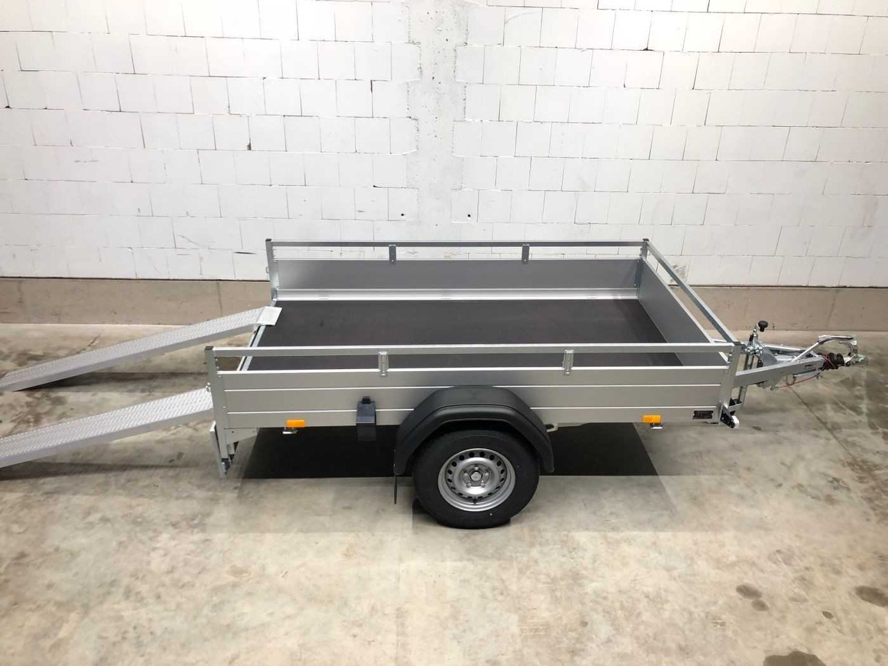 SARIS McAlu Pro 255 153 1500 1 Rampe Kastenanhänger ge - Remorque voiture: photos 2 SARIS McAlu Pro 255 153 1500 1 Rampe Kastenanhänger ge - Remorque voiture: photos 2