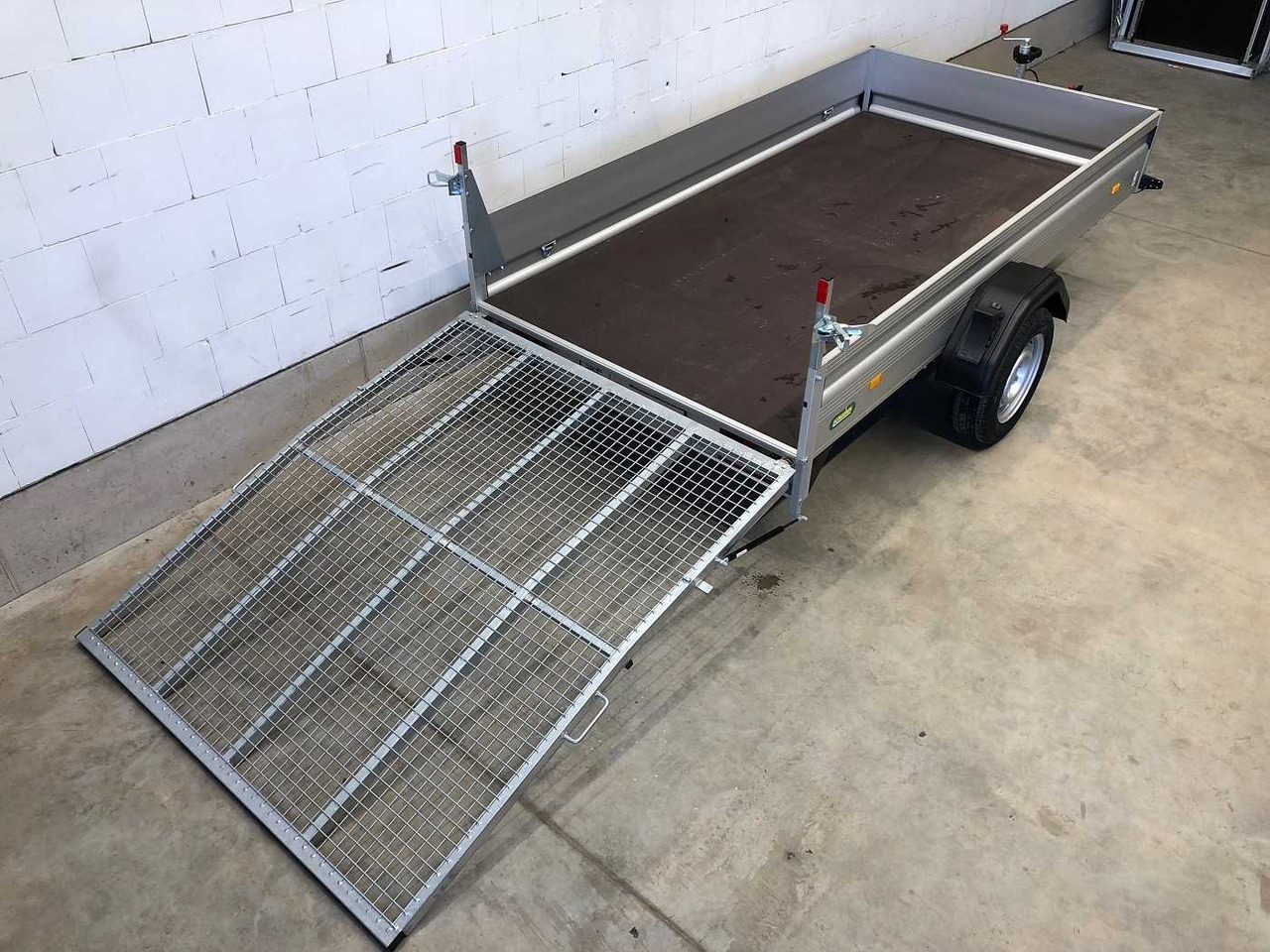 UNSINN UT-K 3015-13-14 Kastenanhänger gebremst - Remorque voiture: photos 2 UNSINN UT-K 3015-13-14 Kastenanhänger gebremst - Remorque voiture: photos 2