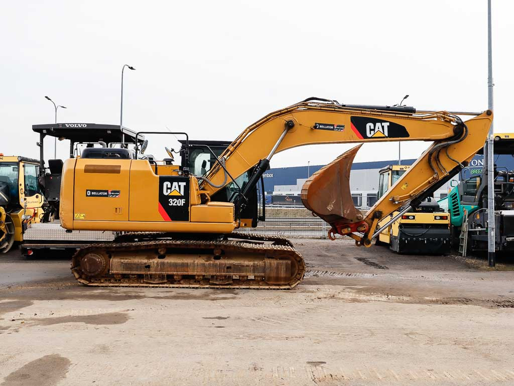 CATERPILLAR 320F - Pelle sur chenille: photos 5 CATERPILLAR 320F - Pelle sur chenille: photos 5