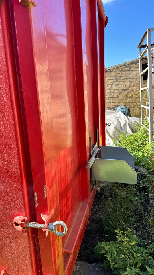 PRONAR T285/1 Hakenlift mit 2 Containern - Outil/ Équipement: photos 5 PRONAR T285/1 Hakenlift mit 2 Containern - Outil/ Équipement: photos 5