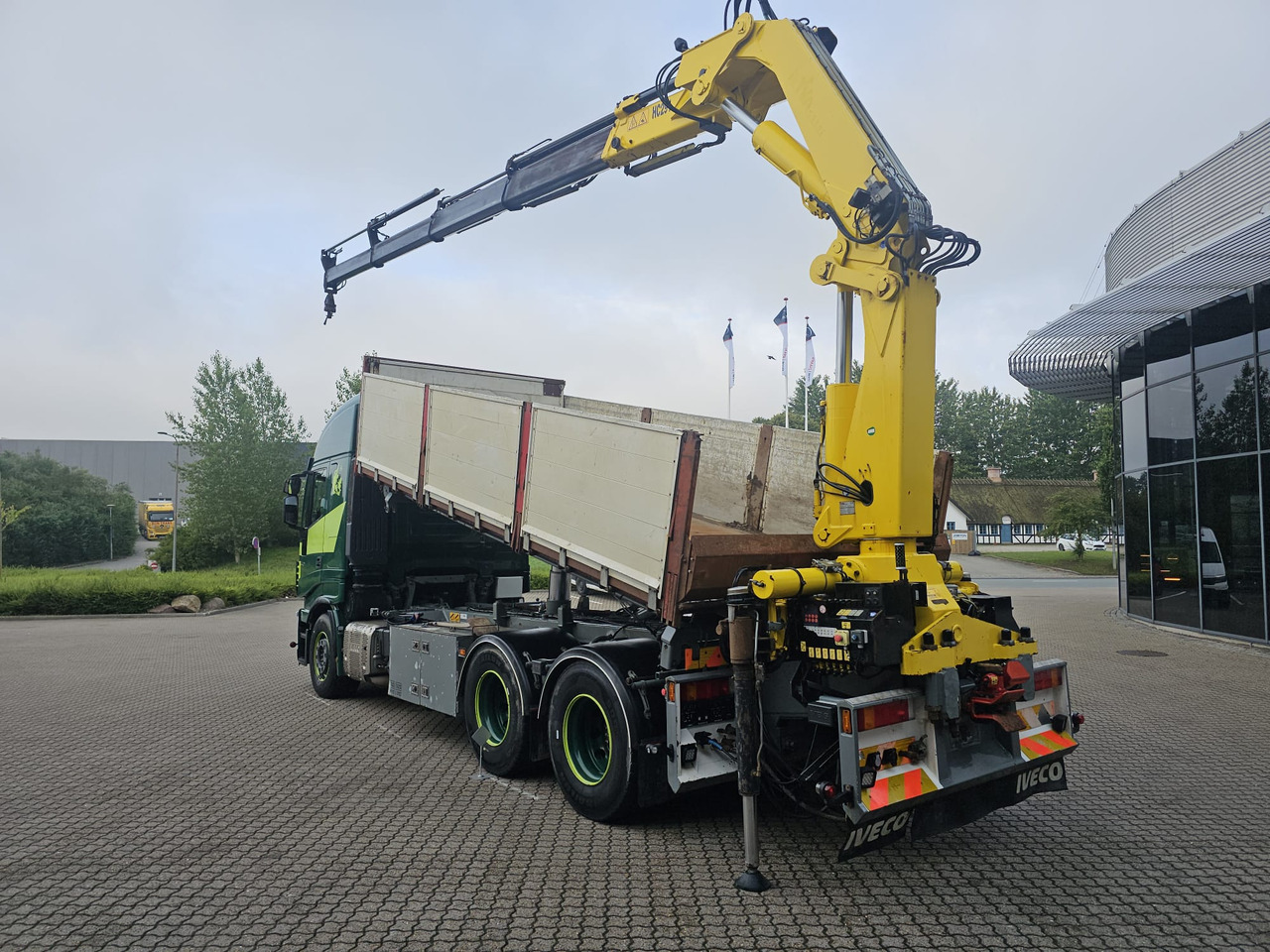 Iveco Stralis 560 6x4 - Camion porte-conteneur/ Caisse mobile, Camion grue: photos 3 Iveco Stralis 560 6x4 - Camion porte-conteneur/ Caisse mobile, Camion grue: photos 3