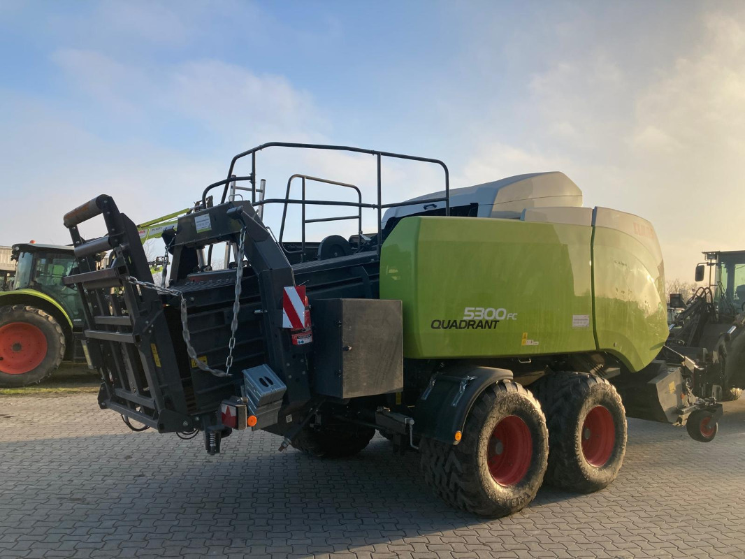 Presse à balles cubiques neuf CLAAS Quadrant 5300 FC: photos 6