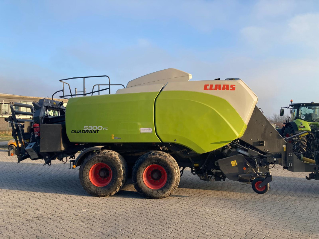 Presse à balles cubiques neuf CLAAS Quadrant 5300 FC: photos 7