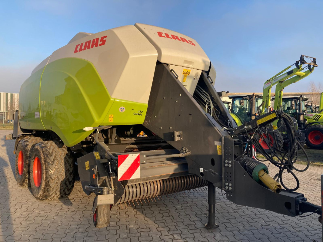 Presse à balles cubiques neuf CLAAS Quadrant 5300 FC: photos 8