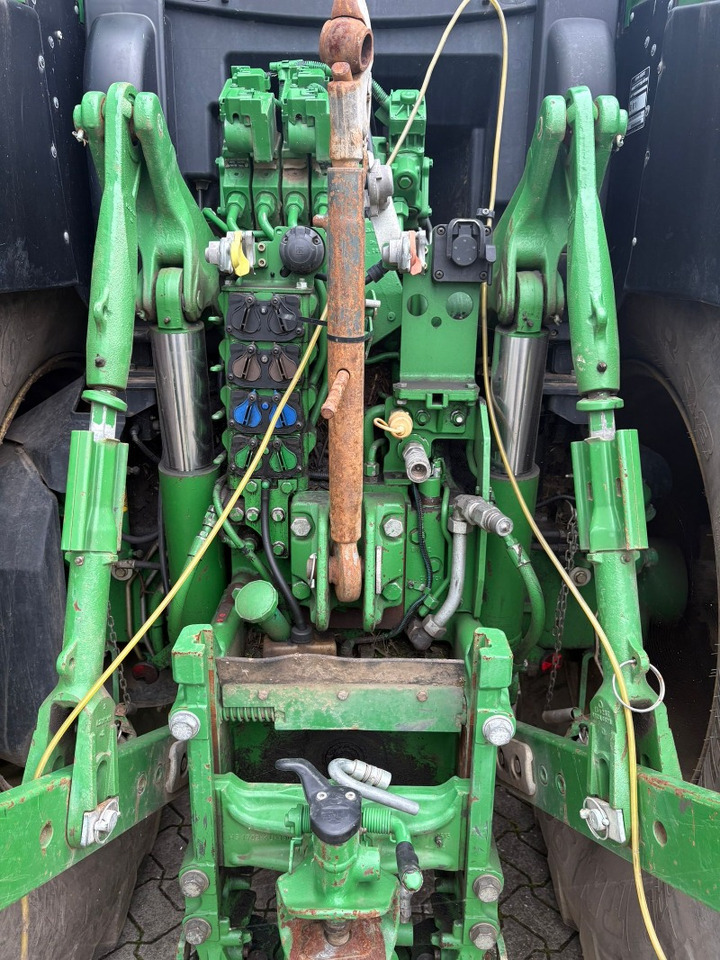 John Deere 6195 R - Tracteur agricole: photos 2 John Deere 6195 R - Tracteur agricole: photos 2