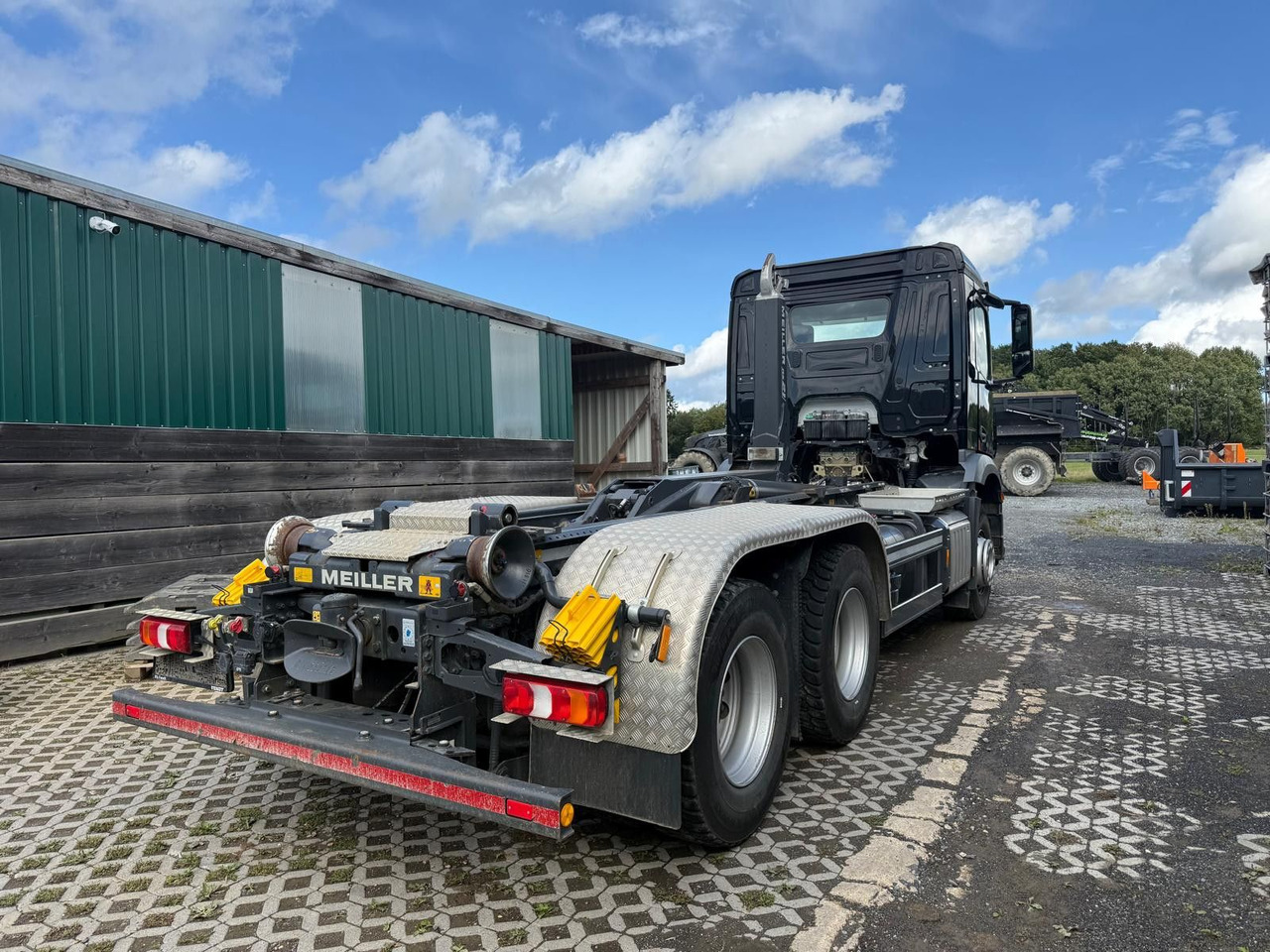 Mercedes-Benz Arocs 5 2648 Meiller Hakenlift 21-60 neuwertig - Camion ampliroll: photos 3 Mercedes-Benz Arocs 5 2648 Meiller Hakenlift 21-60 neuwertig - Camion ampliroll: photos 3