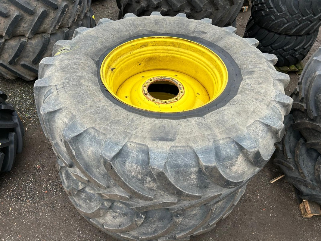 600/70R28 650/85R38 Kompletträder - Pneu pour Machine agricole: photos 1 600/70R28 650/85R38 Kompletträder - Pneu pour Machine agricole: photos 1