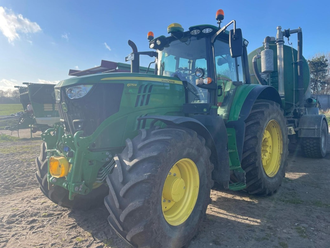 John Deere 6175M - Tracteur agricole: photos 1 John Deere 6175M - Tracteur agricole: photos 1