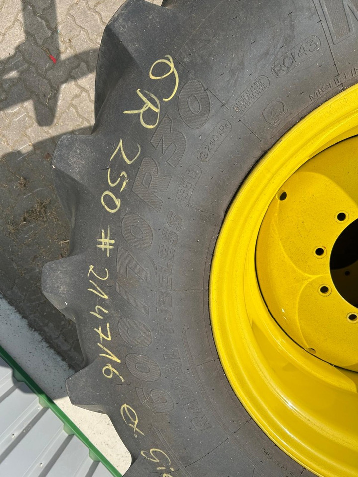 Michelin Kompletträder 710/70R42 600/70R30 - Pneu: photos 4 Michelin Kompletträder 710/70R42 600/70R30 - Pneu: photos 4